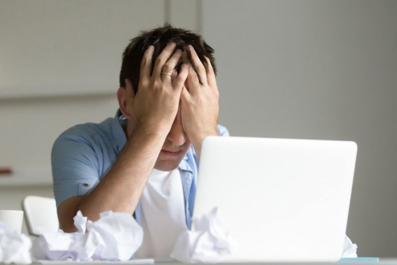 Polacy coraz częściej nie przychodzą do pracy z powodu zaburzeń psychicznych